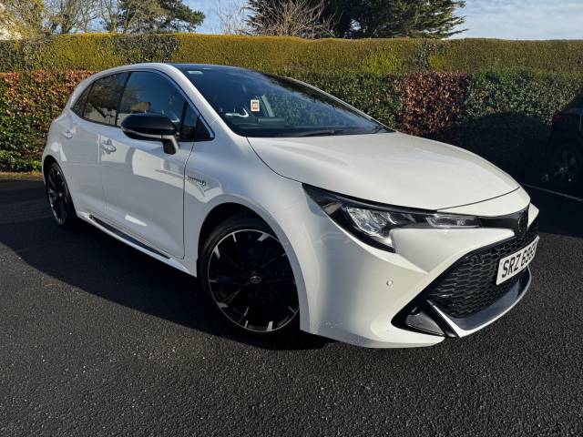 Toyota Corolla 2.0 𝐕𝐄𝐇𝐈𝐂𝐋𝐄 𝐑𝐄𝐒𝐄𝐑𝐕𝐄𝐃 Hatchback Petrol White